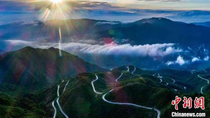 湖南城步苗族自治縣地處湘西南苗疆要區(qū)?！〕遣娇h委宣傳部 供圖