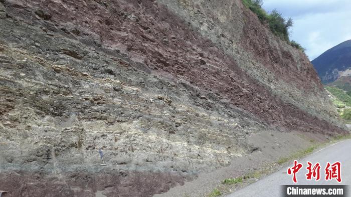 青藏高原東部始新世熱魯盆地的湖相沉積?！≈锌圃呵嗖馗咴?供圖