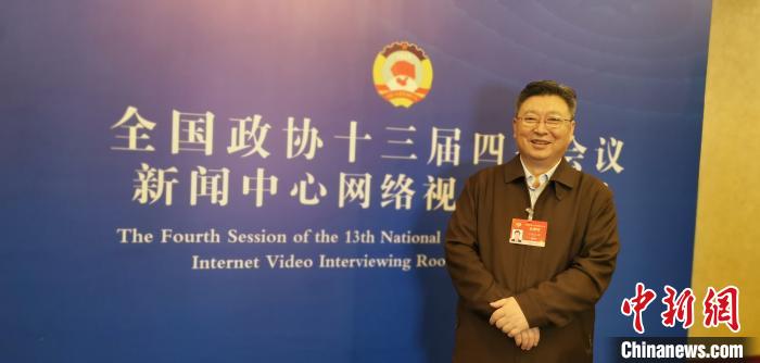 圖為全國(guó)政協(xié)委員、青海省統(tǒng)戰(zhàn)部部長(zhǎng)公保扎西。受訪者供圖