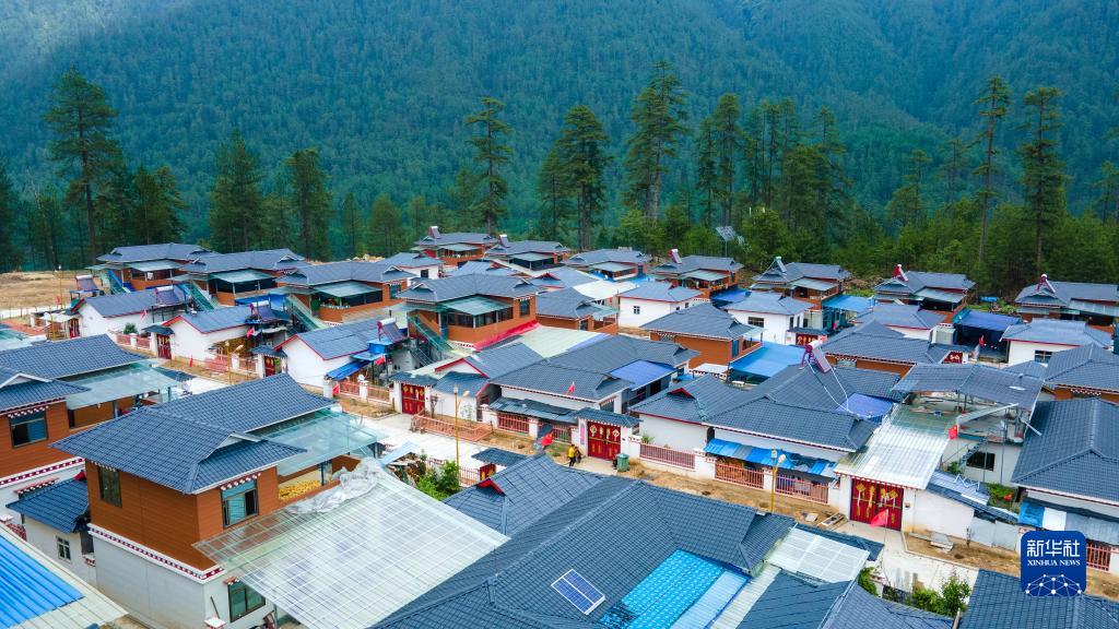 西藏林芝：易地搬遷，迎來幸福新生活