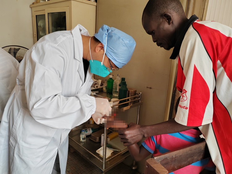 第20批援中非中國醫(yī)療隊(duì):不以山海為遠(yuǎn) 傳播仁心仁術(shù)