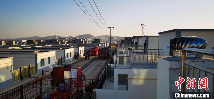 圖為蘭州新區(qū)移民安置區(qū)?！∥航ㄜ?攝