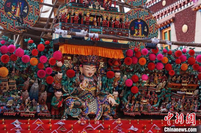 圖為塔爾寺酥油花展局部?！●R銘言 攝